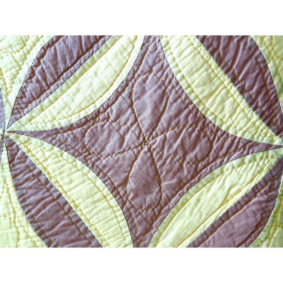 Vintage quilt Orange Peel pattern yellow lavender twin or full Extra Long - Picture 7 of 10